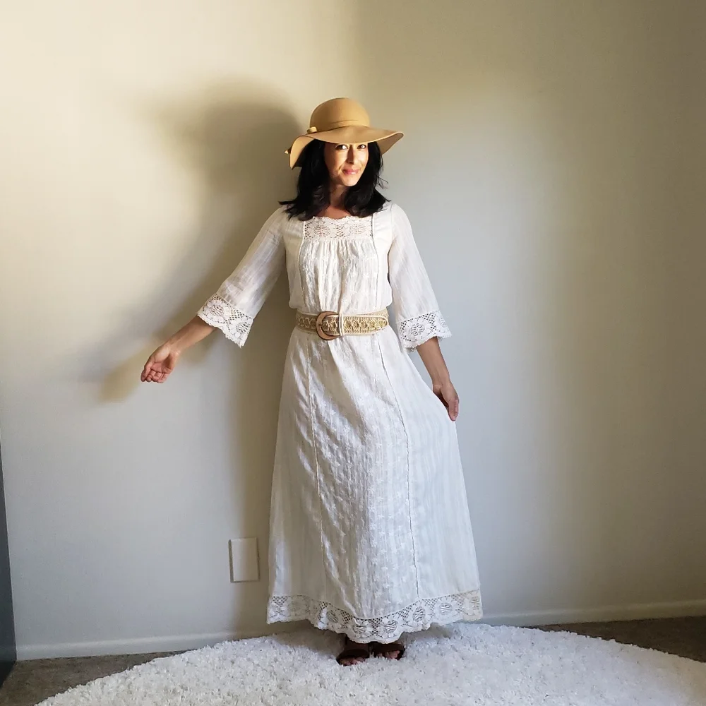1960s 1970s Vintage White Lace Maxi Dress - Picture 10 of 14